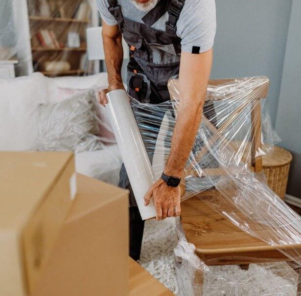 our packing and storage facilities can accommodate items of various sizes, from small boxes to large furniture pieces
